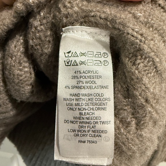 Women's Oversized Earthy Wool-Blend Distressed Sweater READ - Picture 4 of 5